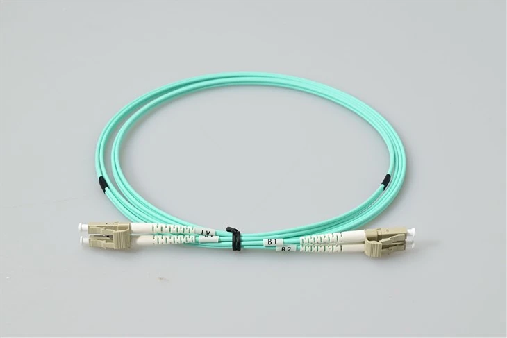 LC ke LC OM3 50/125 Kabel Patch Serat Dupleks Multimode