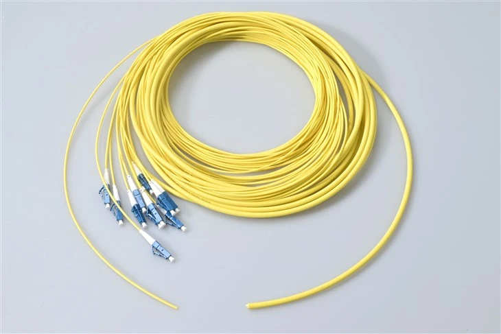 SC/UPC 12-Core Serat Optik Kuncir, 9/125 SM 0.9mm PVC/LSZH